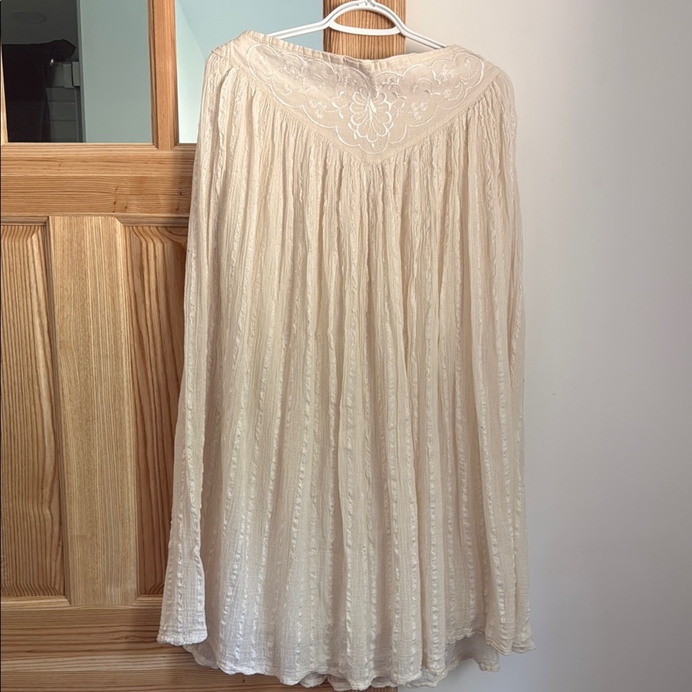 Elegant Cream Midi Skirt